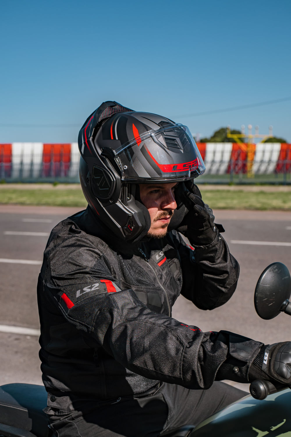 Casco LS2 906 Advant Bend Negro / Rojo / Mate