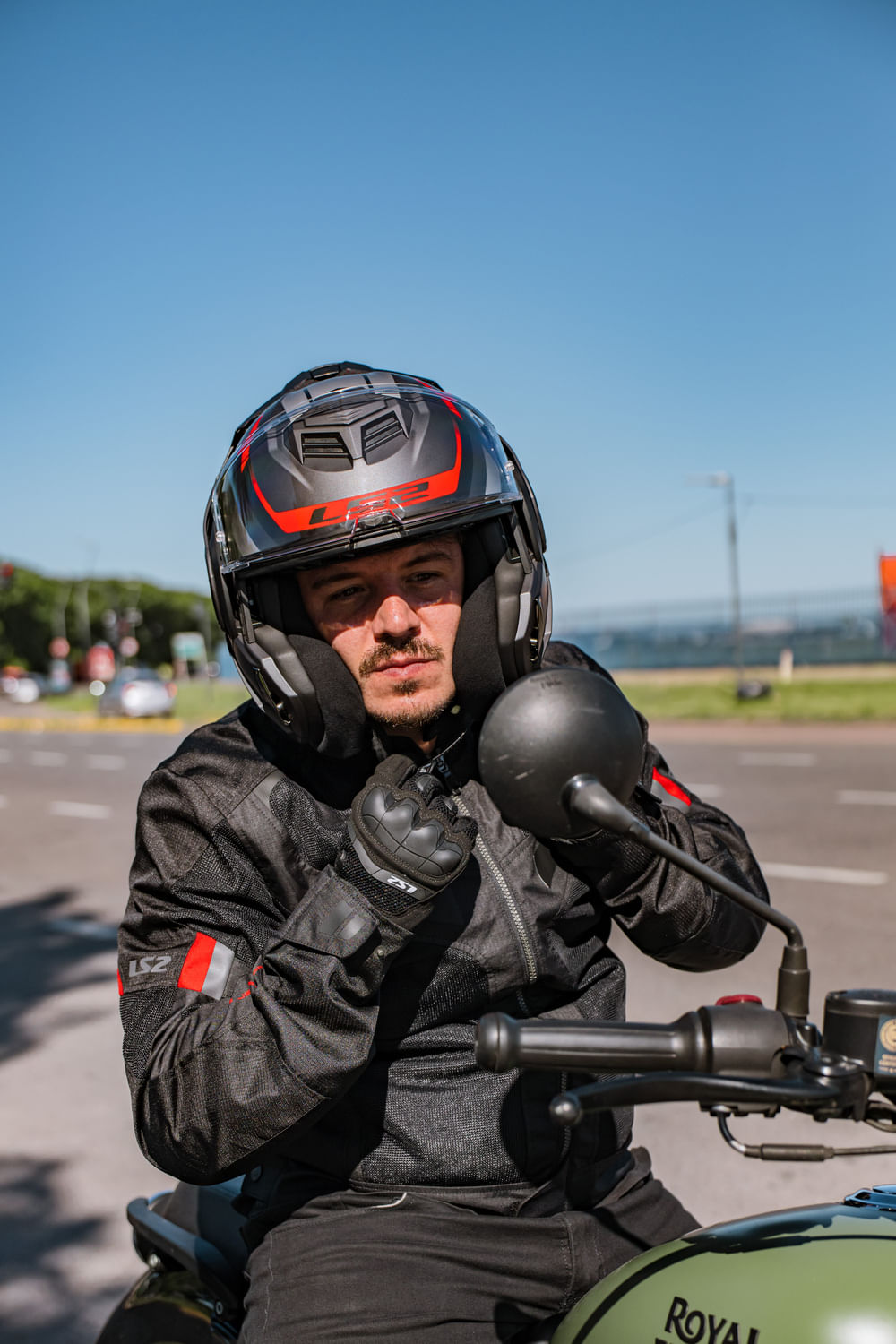 Casco LS2 906 Advant Bend Negro / Rojo / Mate