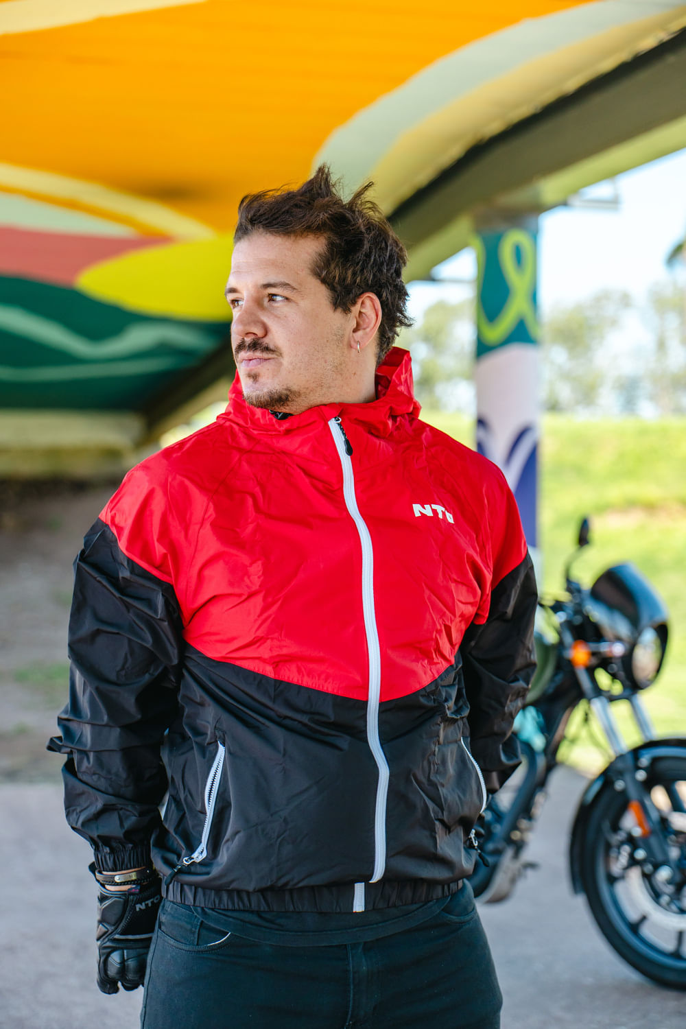 Campera NTO Wind Hombre Negra / Roja