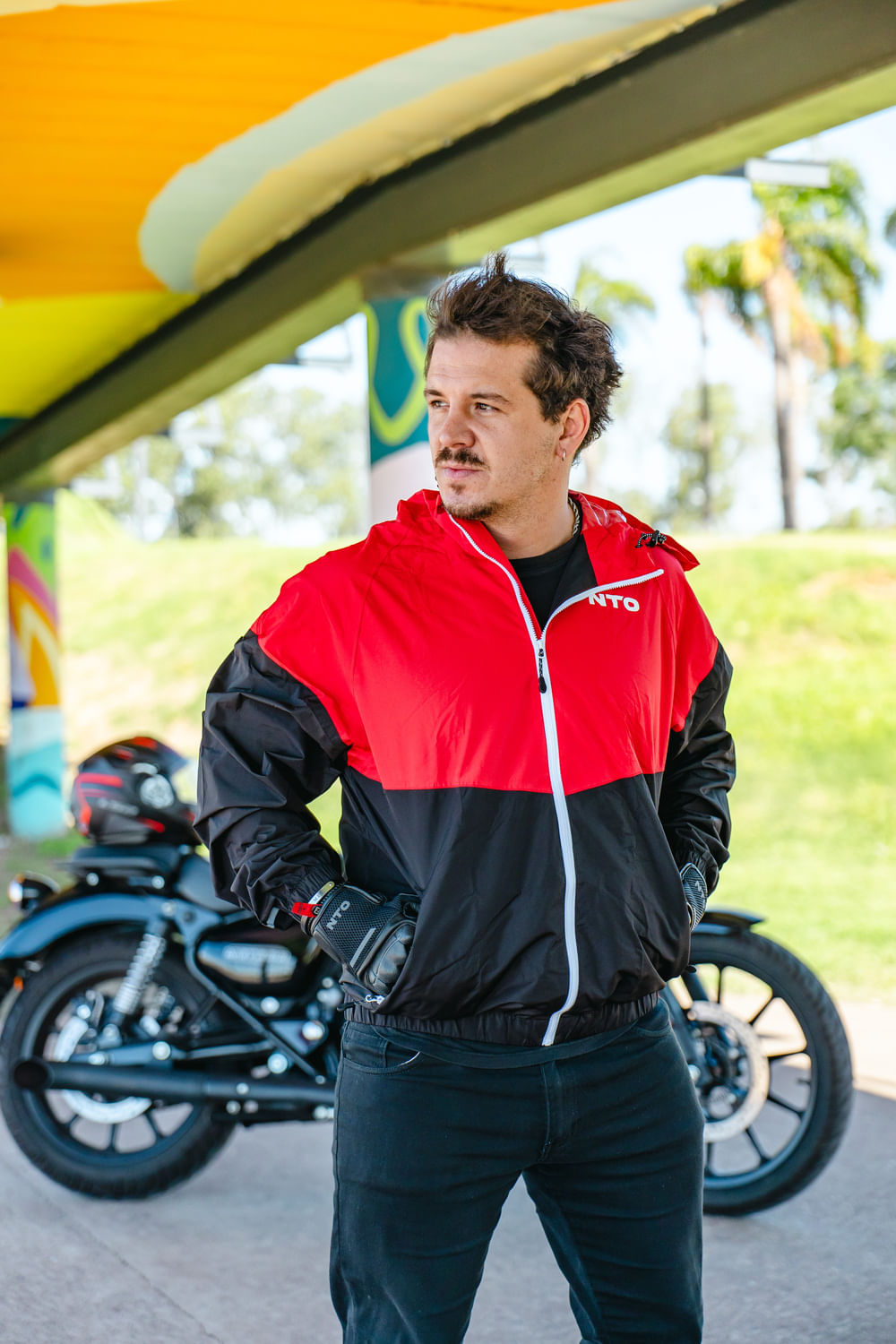 Campera NTO Wind Hombre Negra / Roja