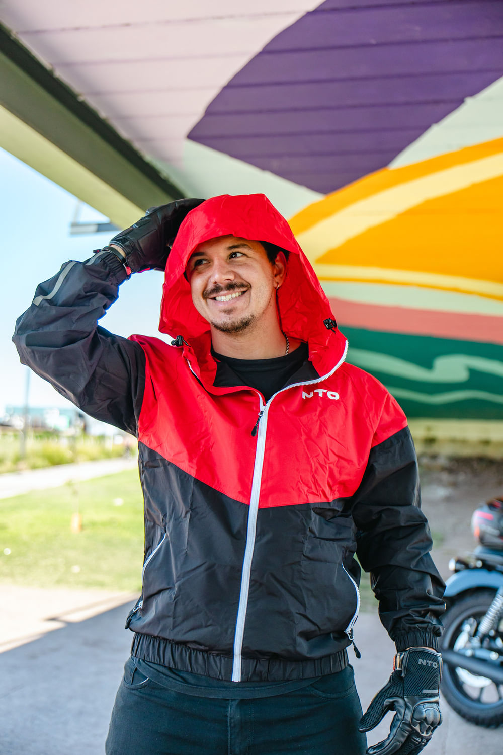 Campera NTO Wind Hombre Negra / Roja