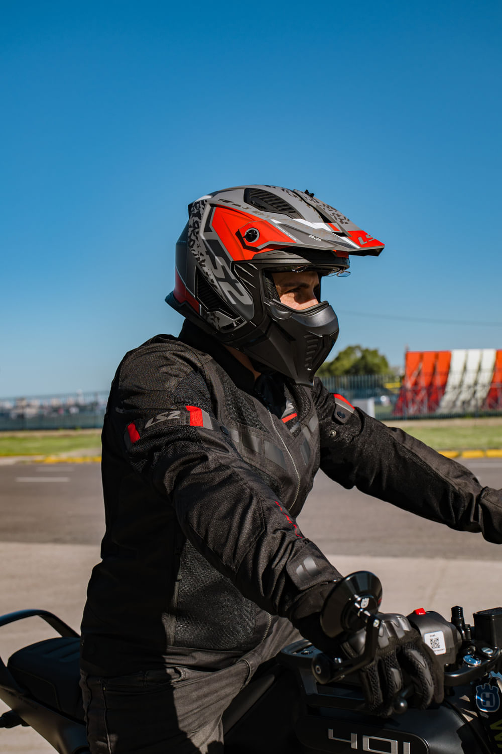 Casco LS2 606 Drifter Devor Titanium Negro / Rojo / Mate