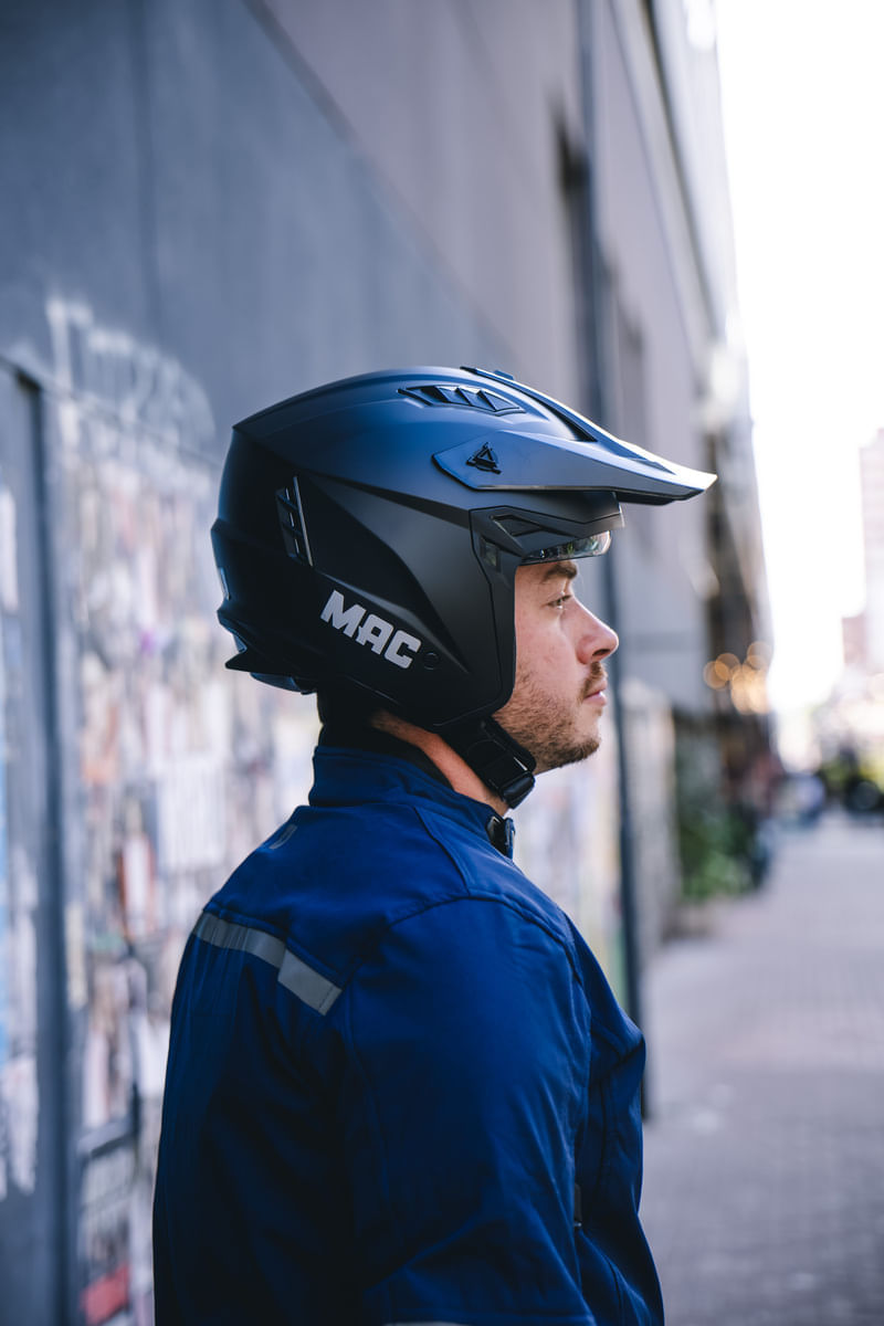 Casco MAC 001 Edge Solid Negro / Mate