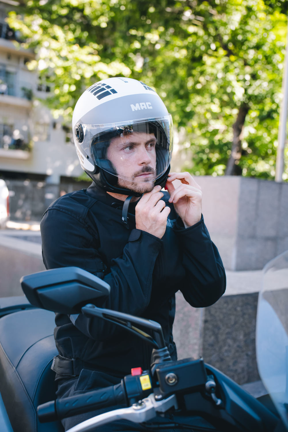 Casco MAC 230 Addax Pyro Negro / Gris / Mate