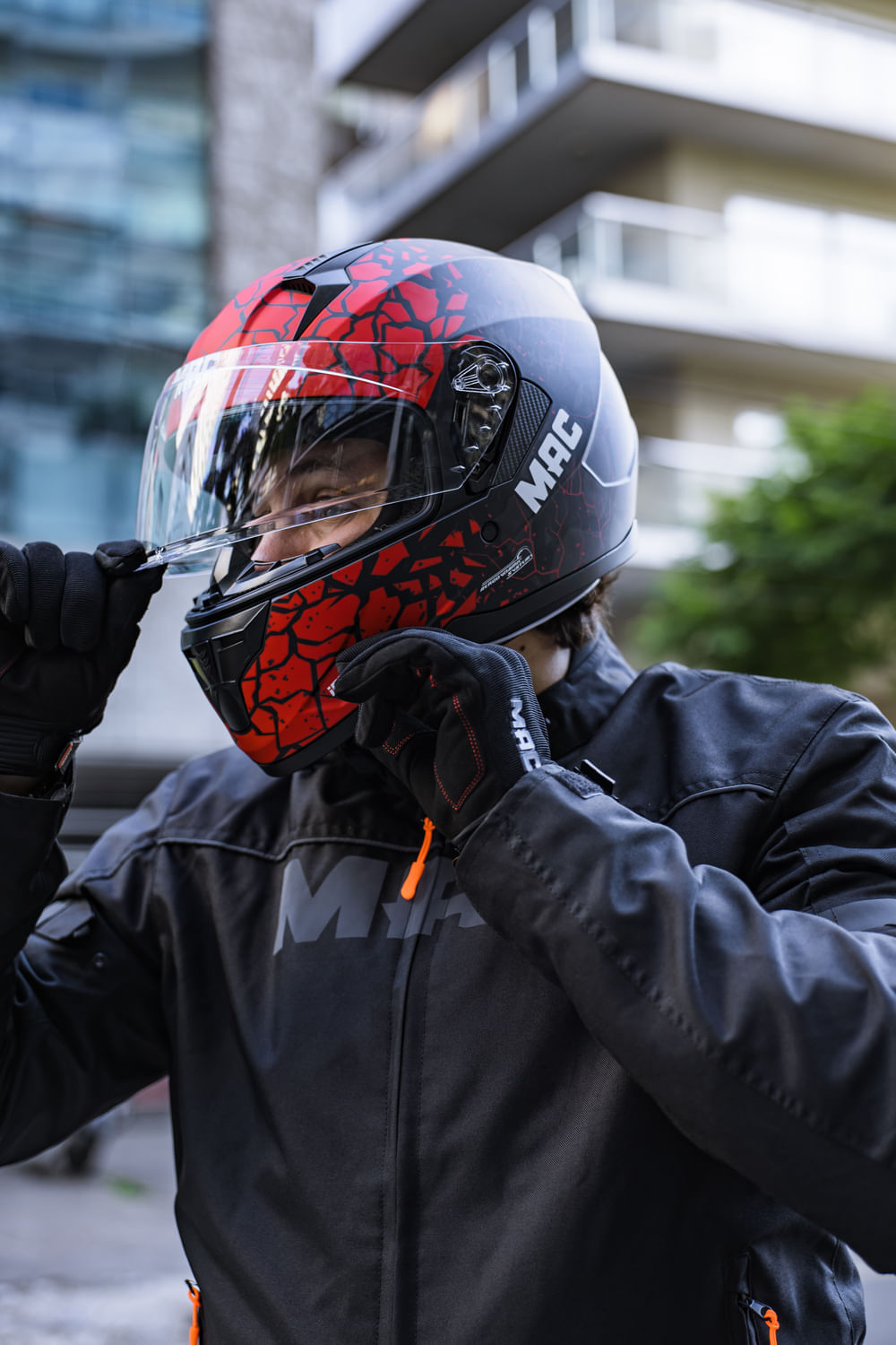 Casco MAC 067 Bass Krampus Negro / Rojo / Mate