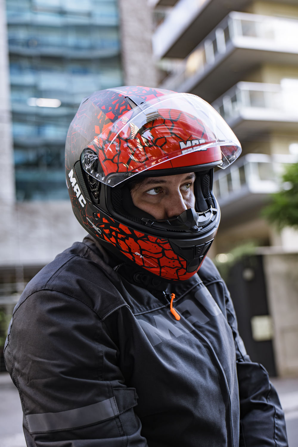 Casco MAC 067 Bass Krampus Negro / Rojo / Mate