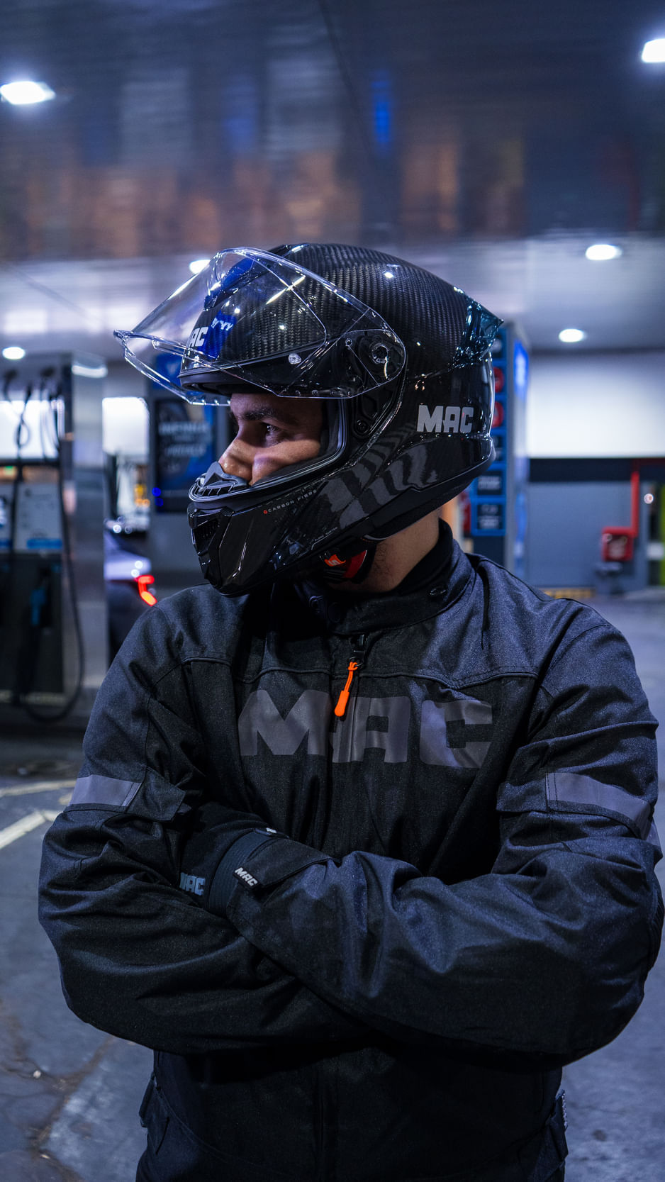 Casco MAC 861 Alpha Carbono Solid Negro / Brillo