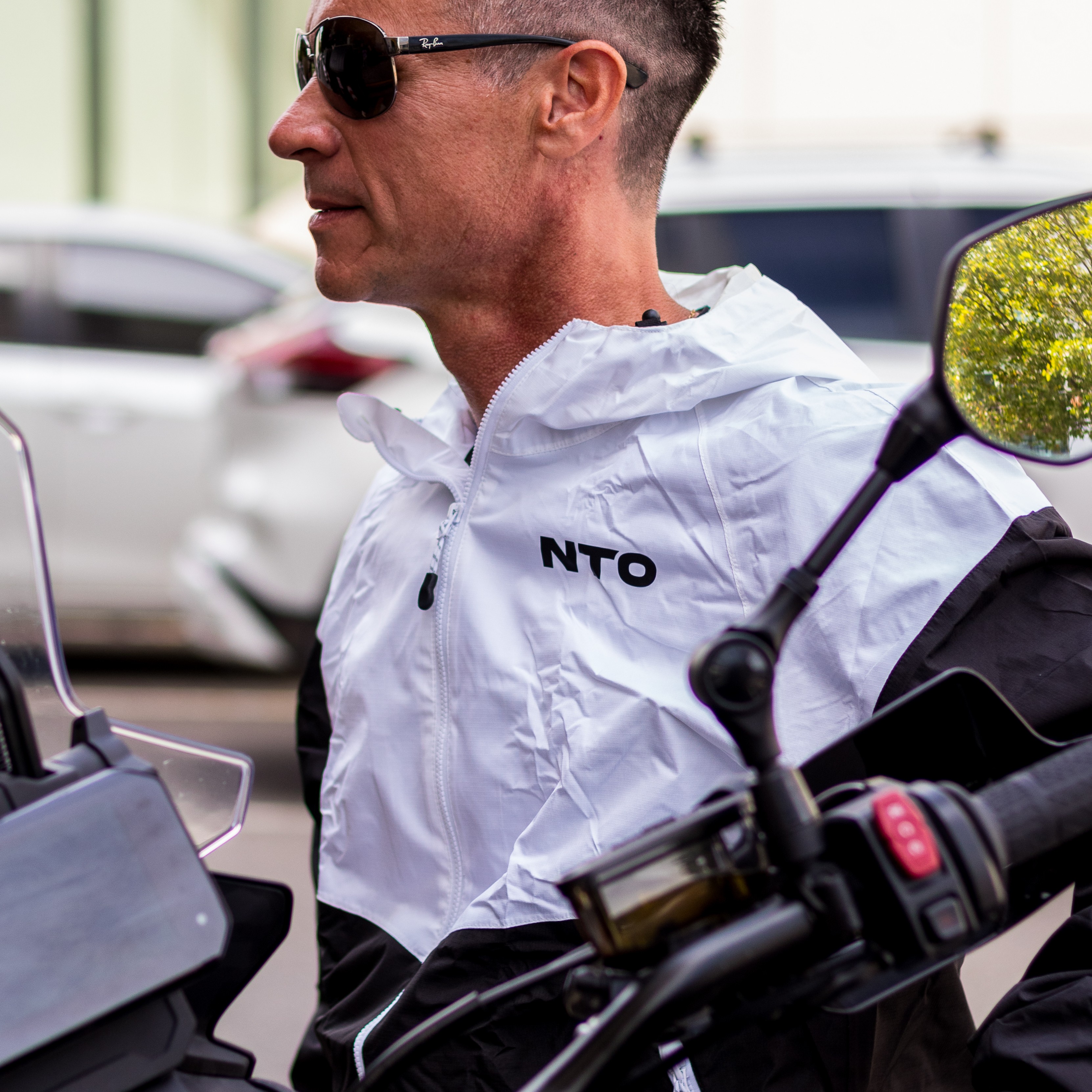 Campera NTO Wind Hombre Negra / Blanca