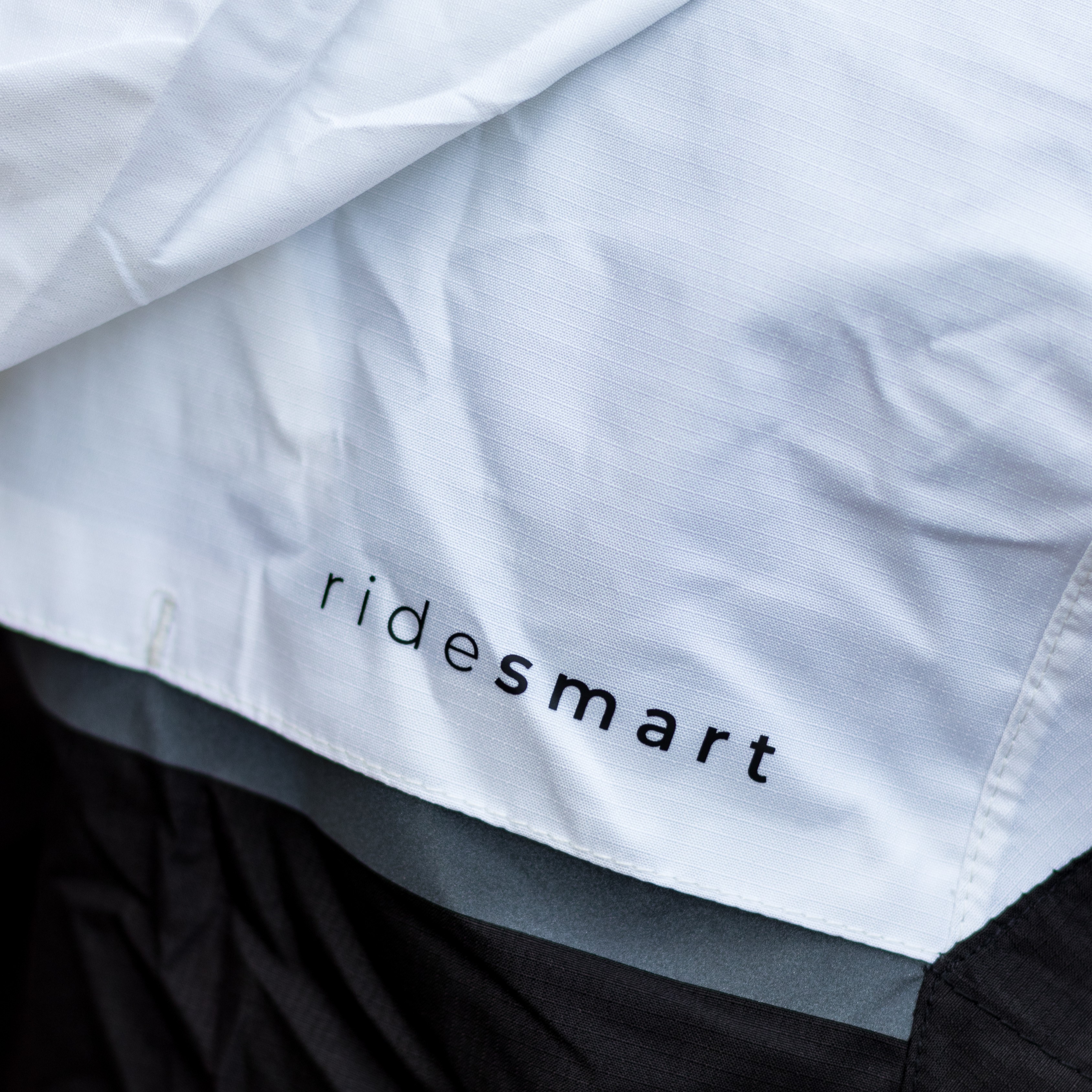 Campera NTO Wind Hombre Negra / Blanca