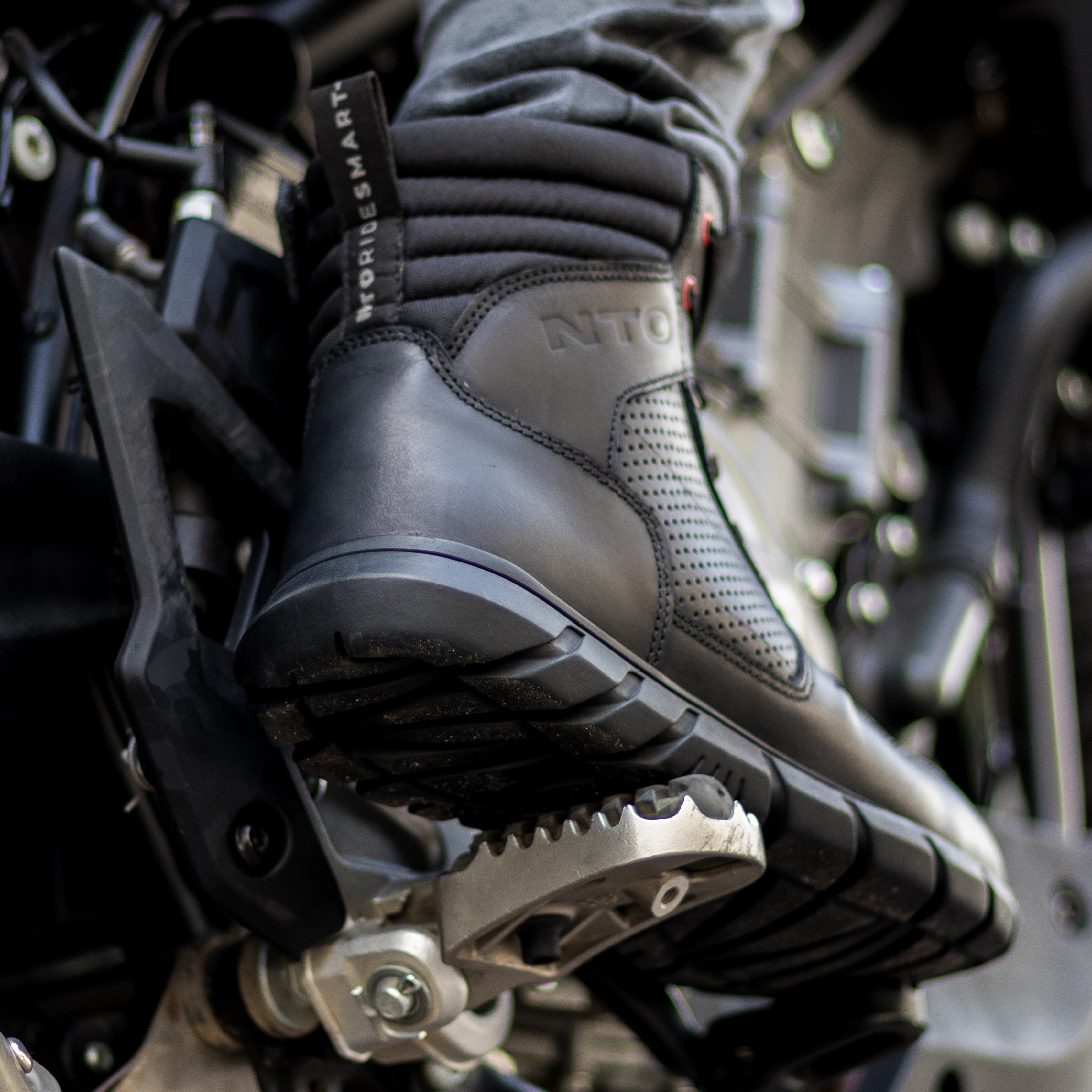 Borcego NTO Downtown Hombre Negro