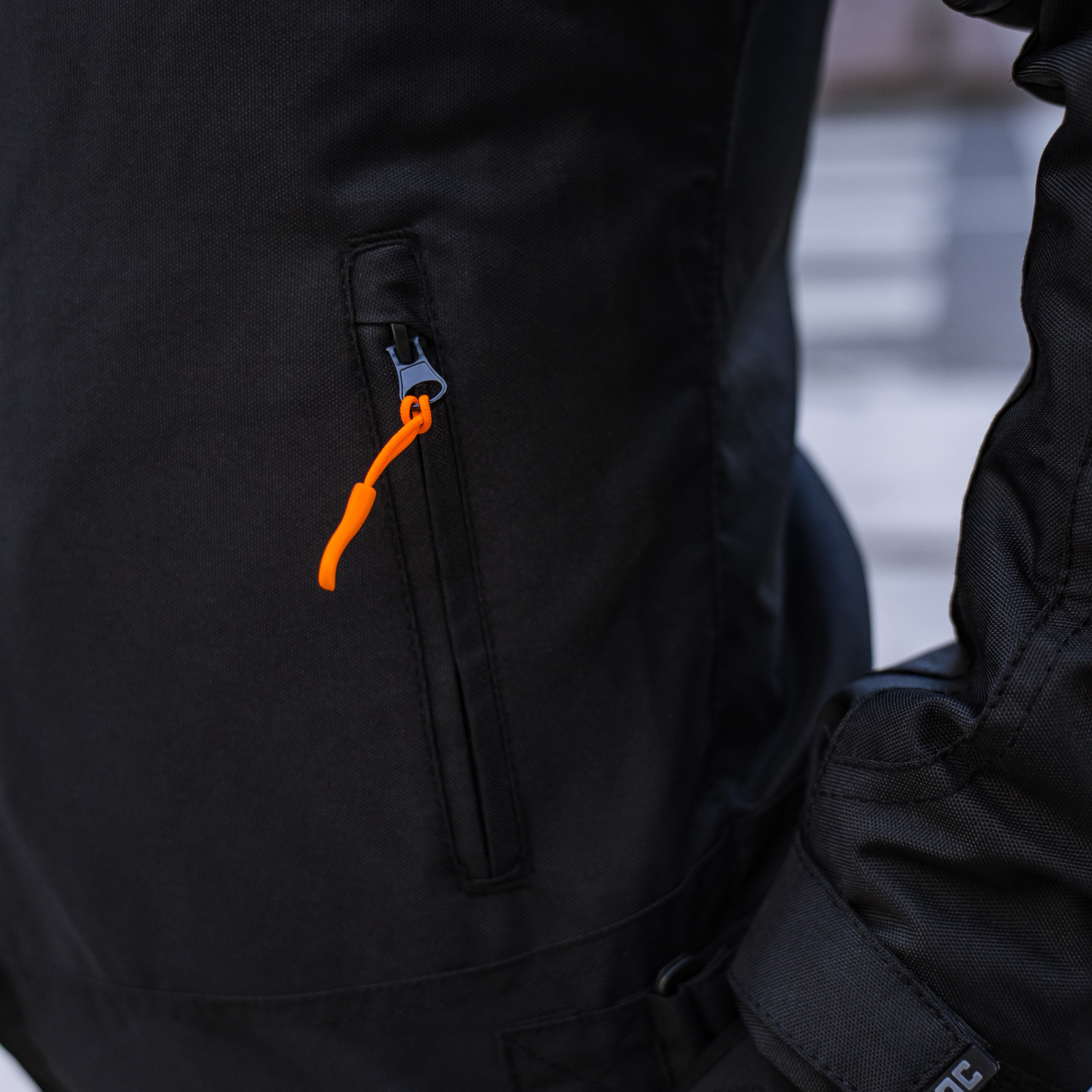 Campera MAC Cardinal Hombre / Negro