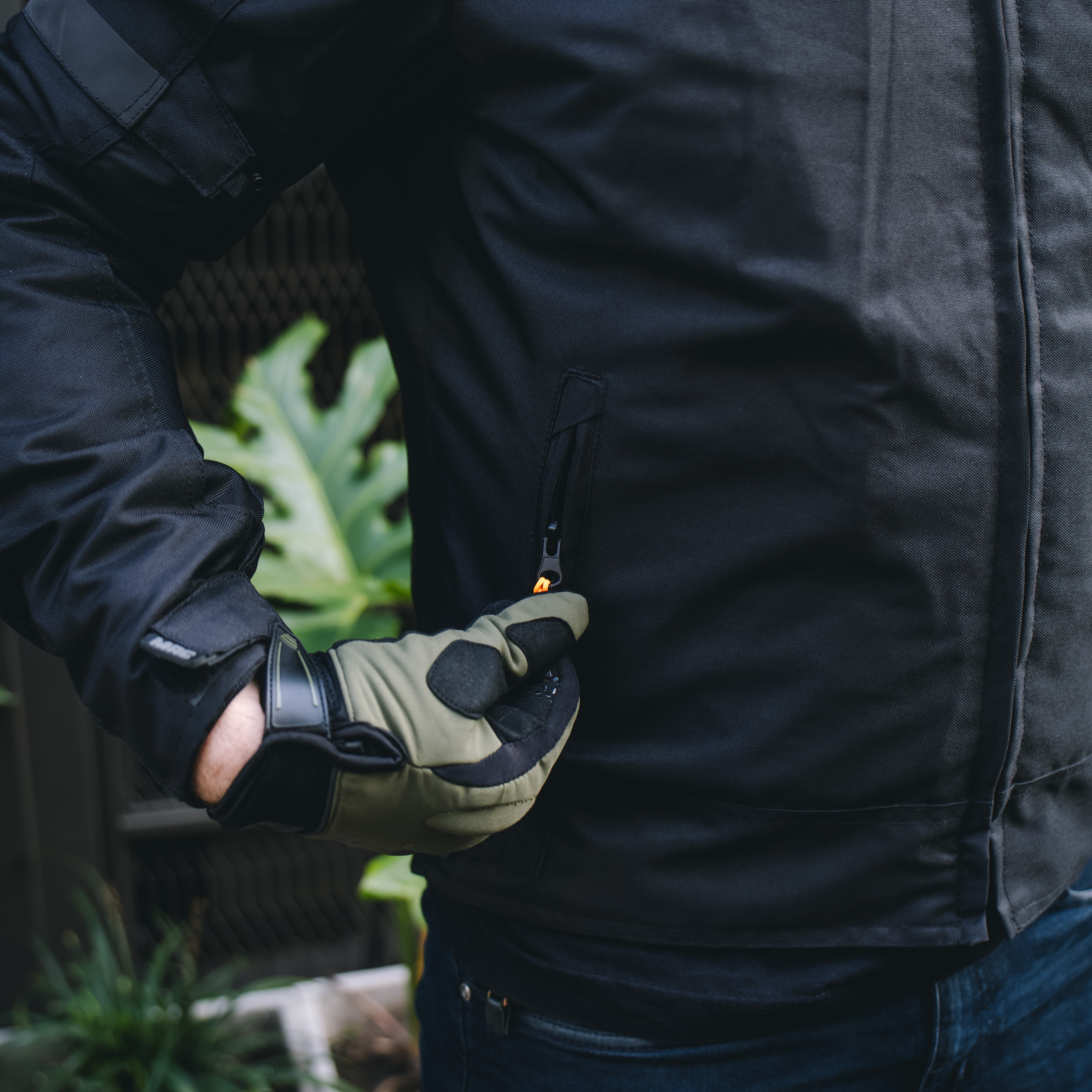 Campera MAC Cardinal Hombre / Negro