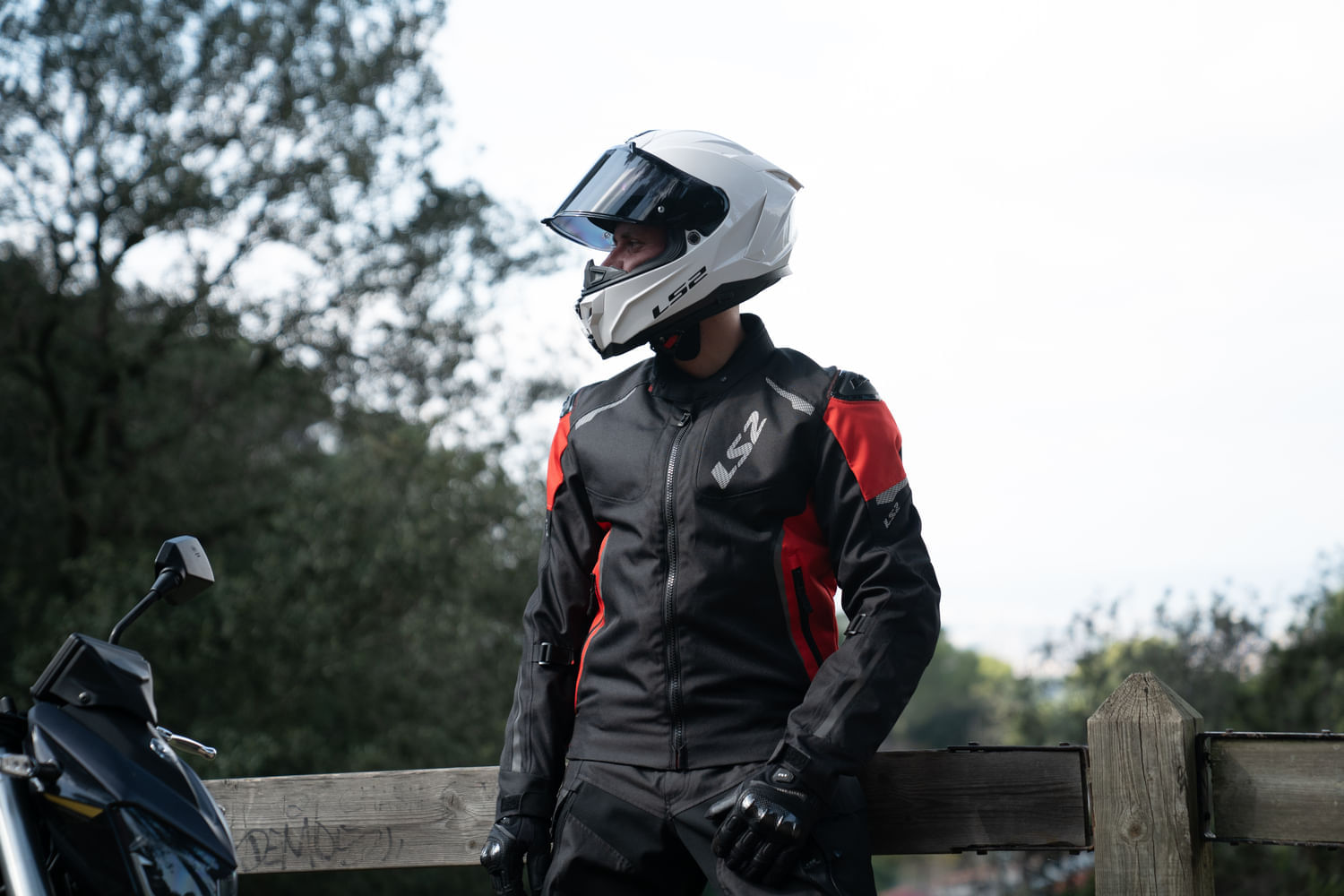 Campera LS2 Zoom Hombre Negro / Rojo