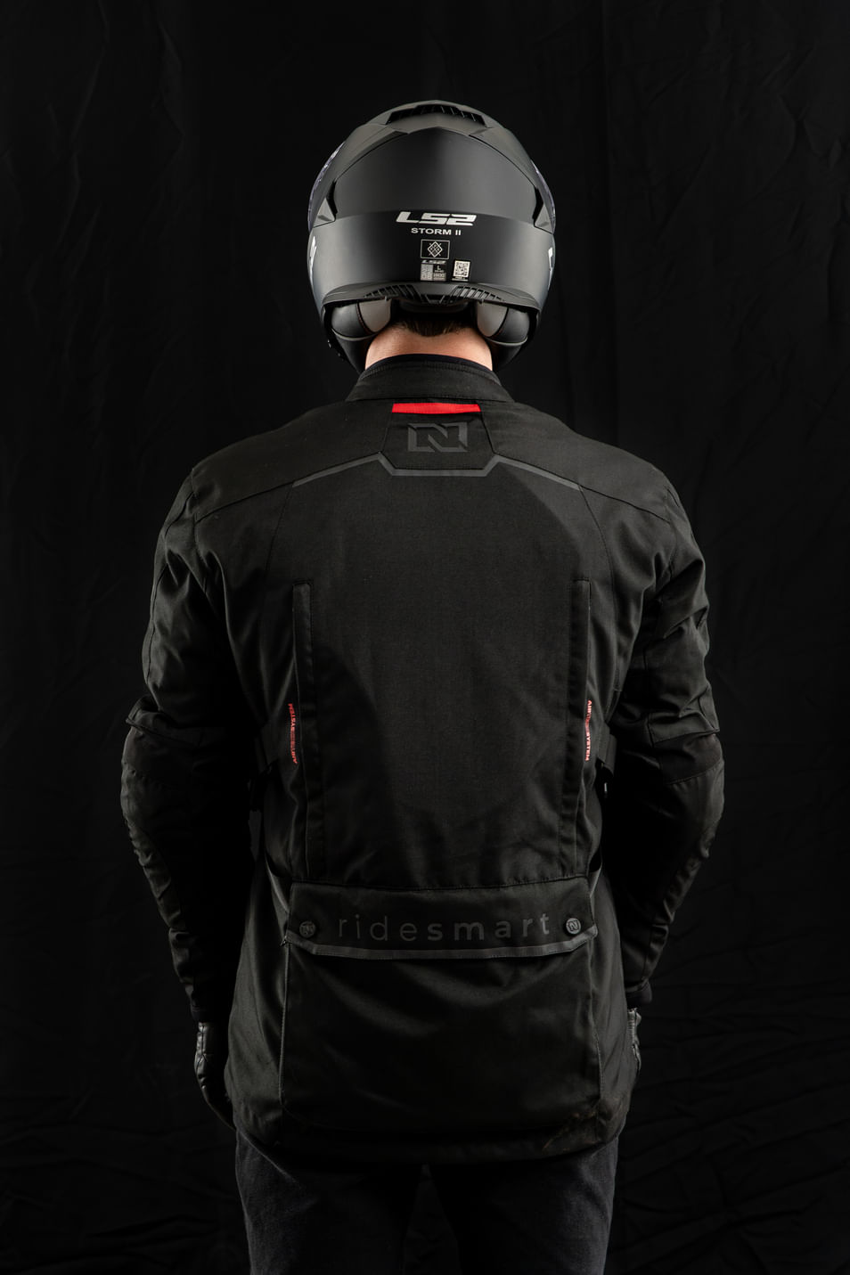 Campera NTO Indiana Hombre Negro / Rojo