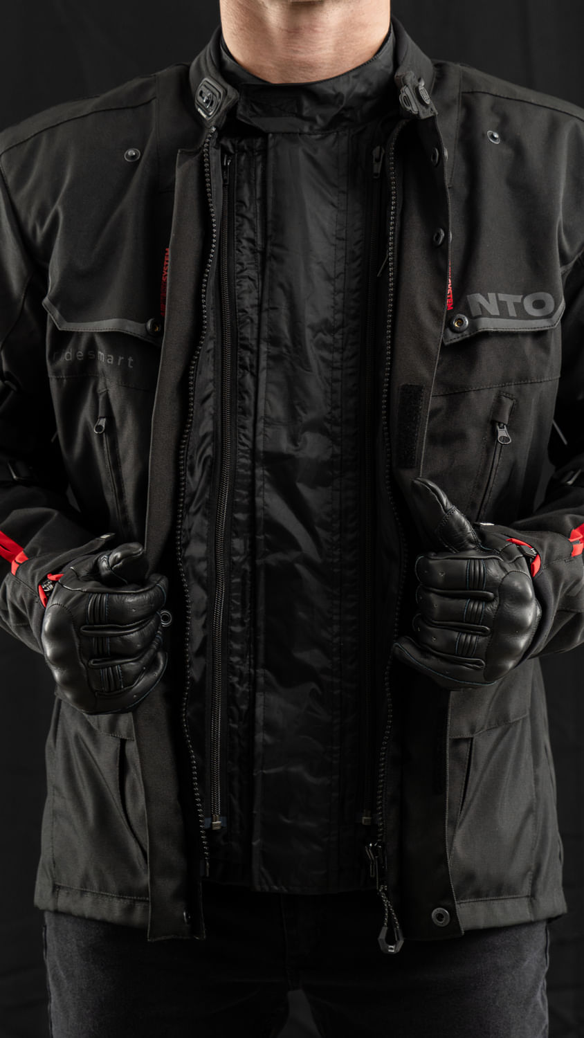 Campera NTO Indiana Hombre Negro / Rojo