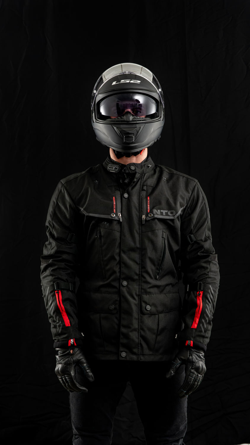 Campera NTO Indiana Hombre Negro / Rojo