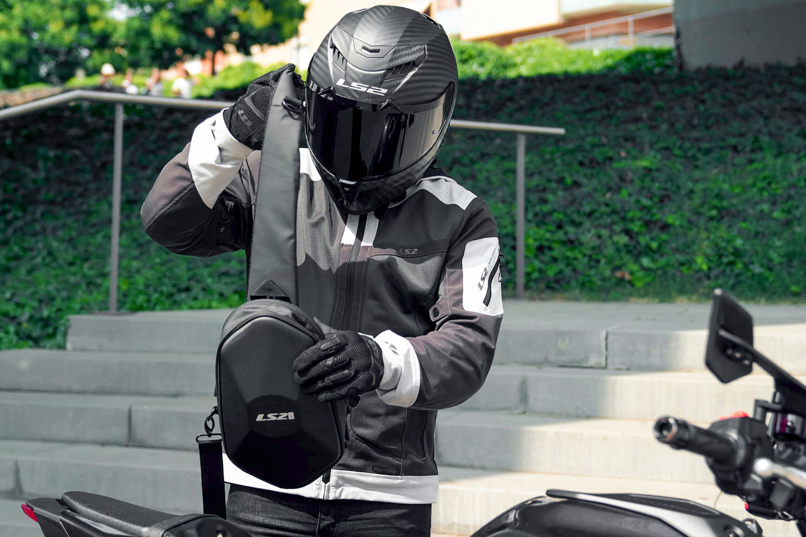 Bandolera LS2 Shield Negro