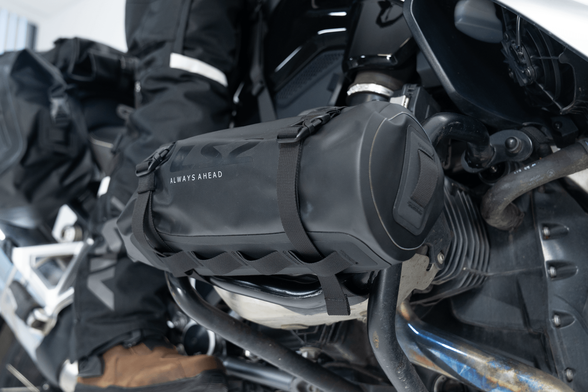 Bolso LS2 Roll Move Ahead Wp Negro