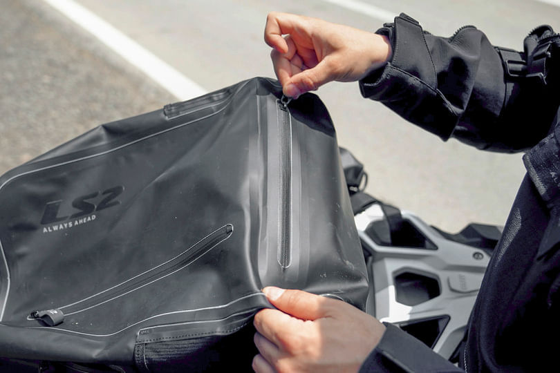 Mochila LS2 Move Ahead WP Negro