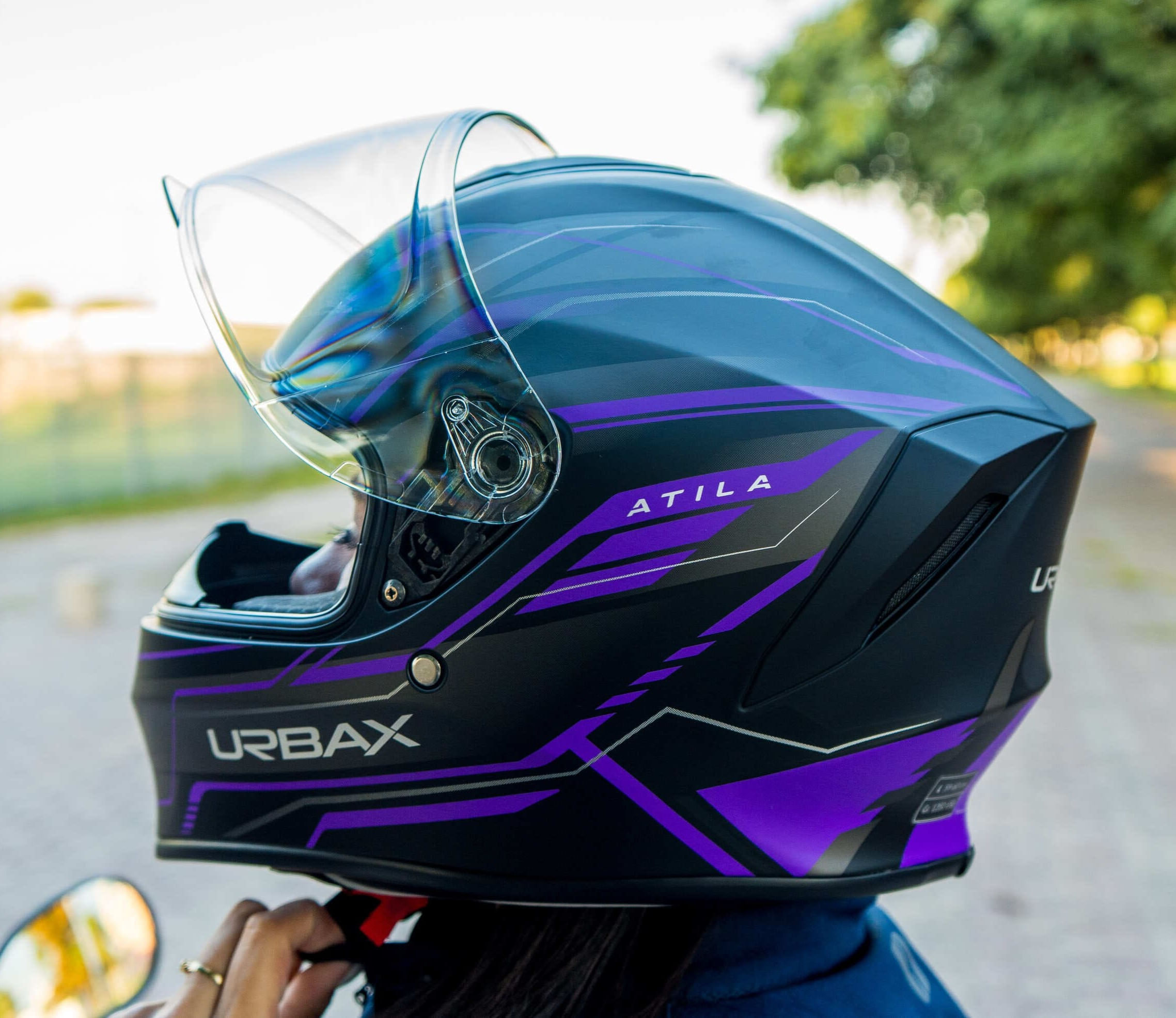 Casco Urbax 018 Mito Atila Negro / Violeta / Mate
