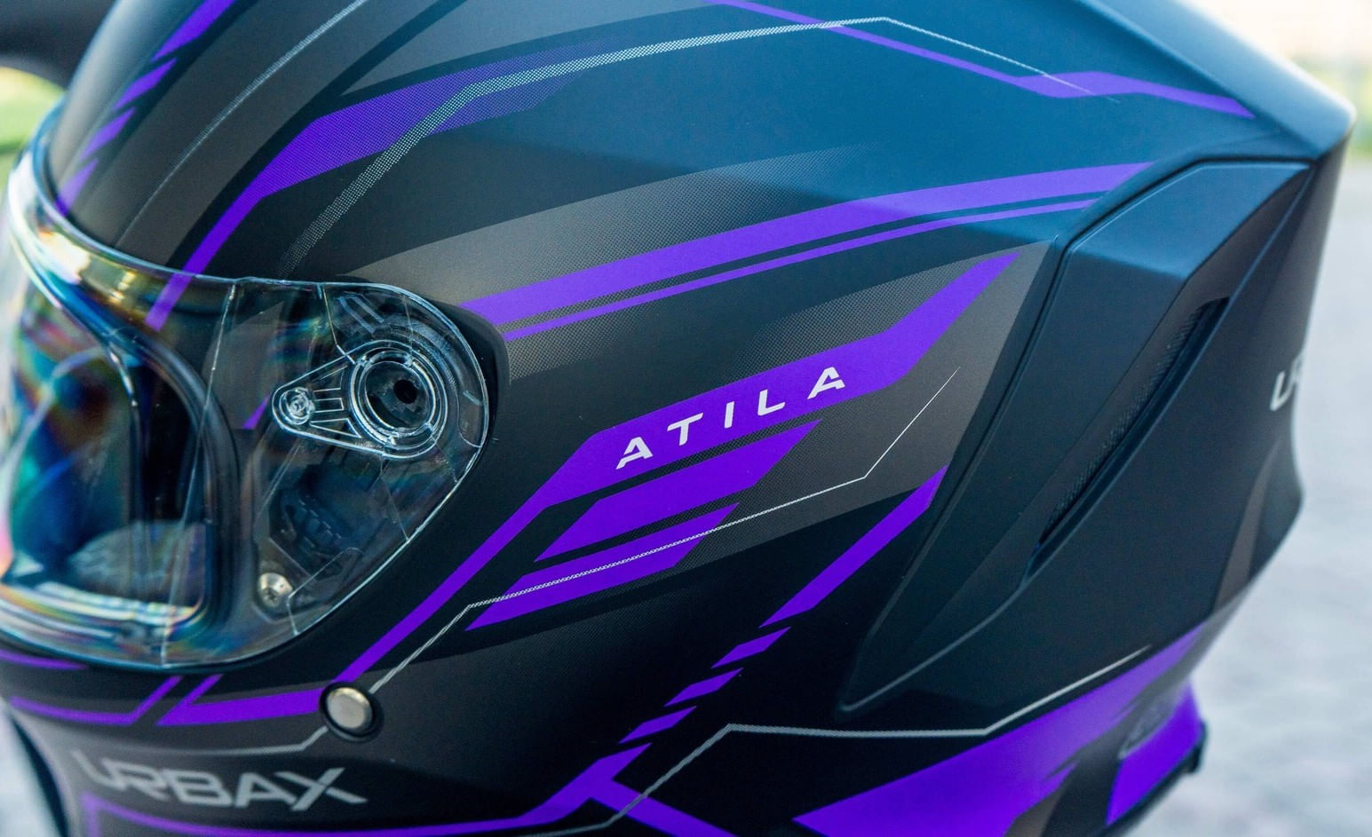 Casco Urbax 018 Mito Atila Negro / Violeta / Mate
