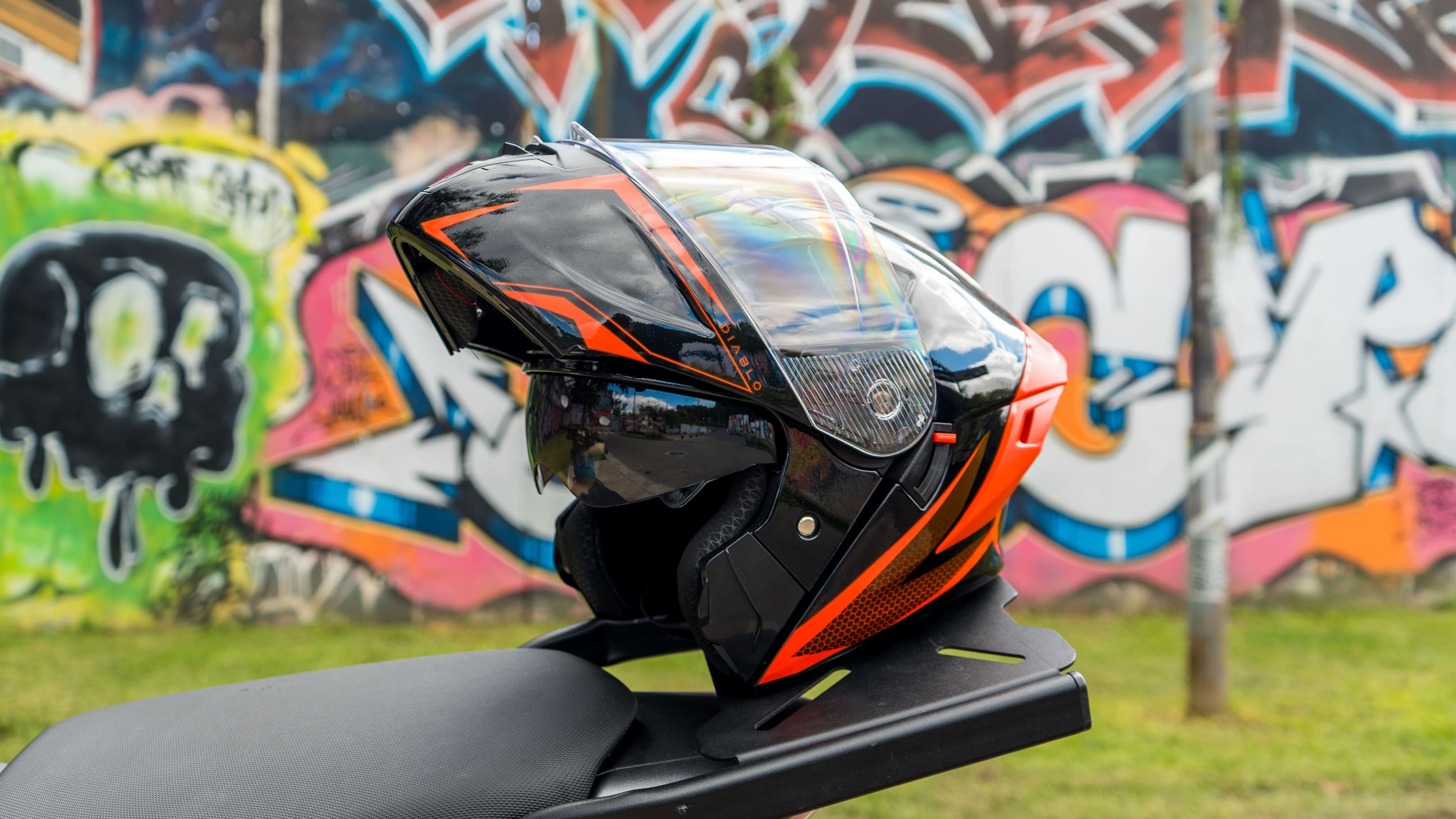 Casco Urbax 911 Atlas Diablo Negro / Rojo / Brillo