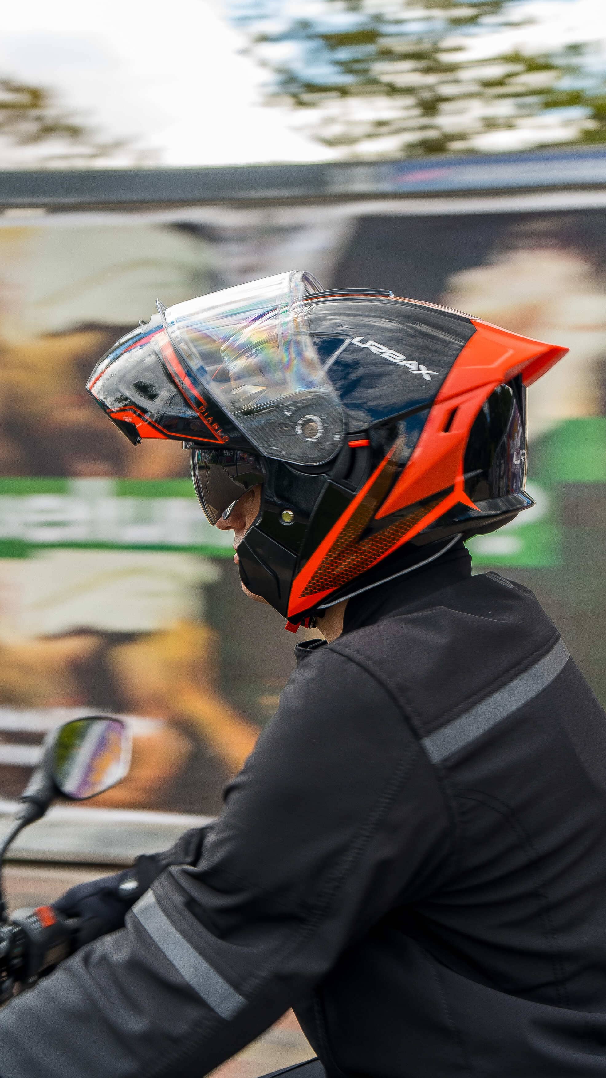 Casco Urbax 911 Atlas Diablo Negro / Rojo / Brillo