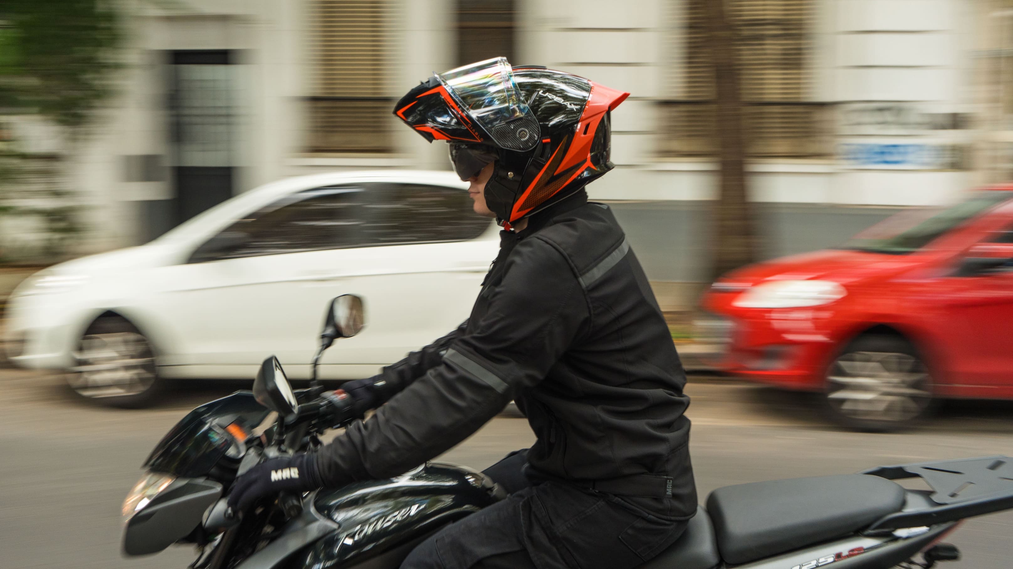 Casco Urbax 911 Atlas Diablo Negro / Rojo / Brillo